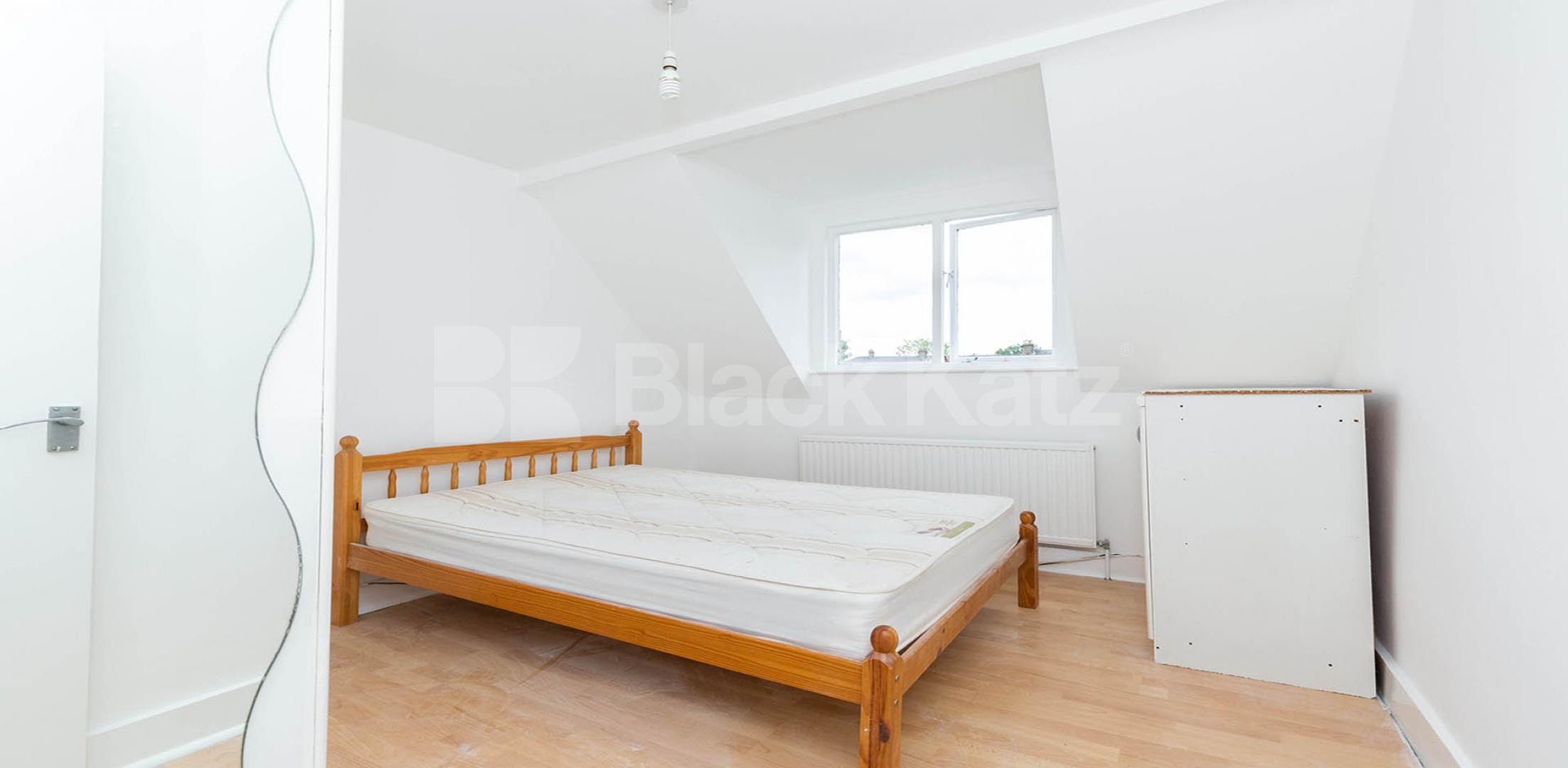Cosy one bed within a period house mins to tube and shops  Newnham Road, Wood Green